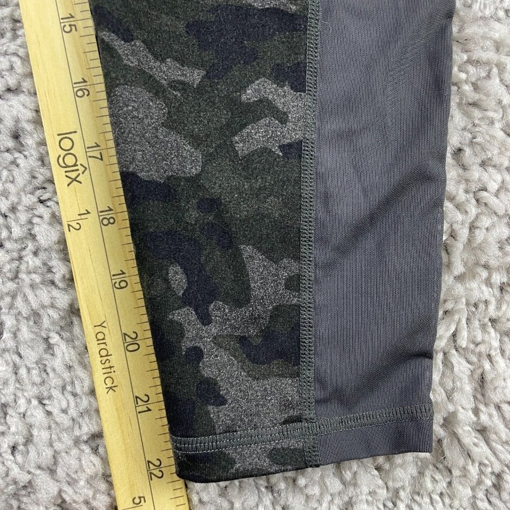 Fabletics On The Go PowerHold High Waisted Capri Leggings Women's XL Camo Mesh - Picture 10 of 11